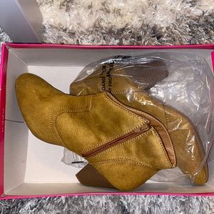 Brown Candies ankle boots